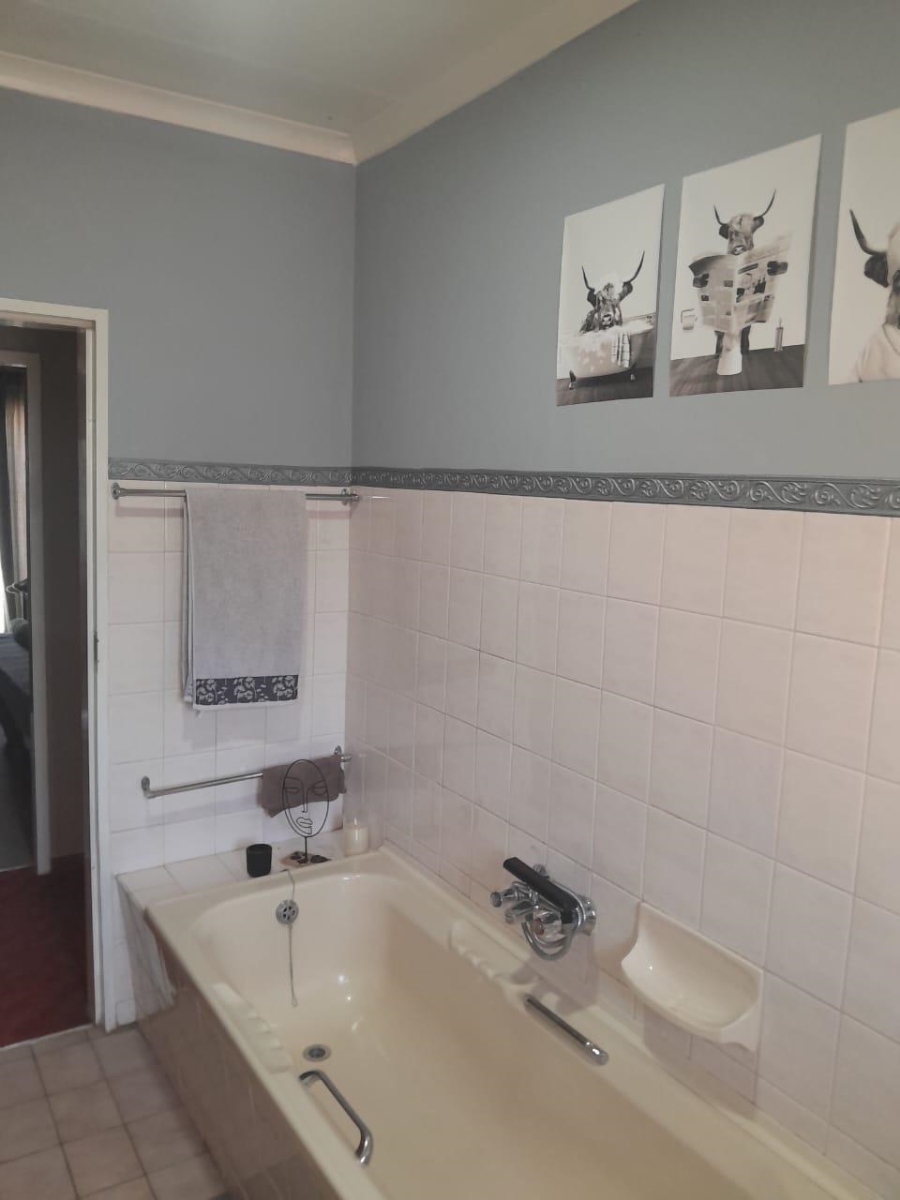 4 Bedroom Property for Sale in Deneysville Free State